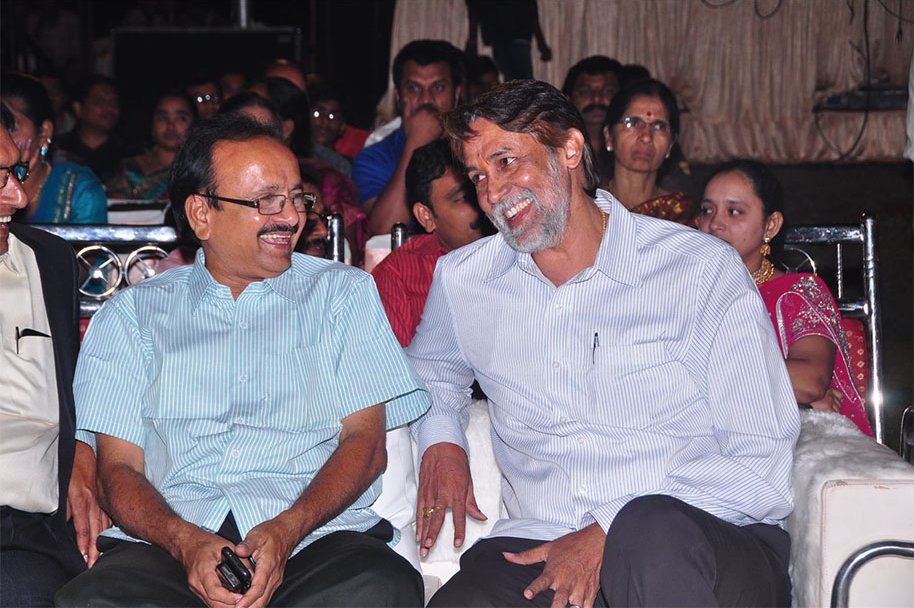 Dil-Deewana-Audio-Launch-by-Kapil-Dev